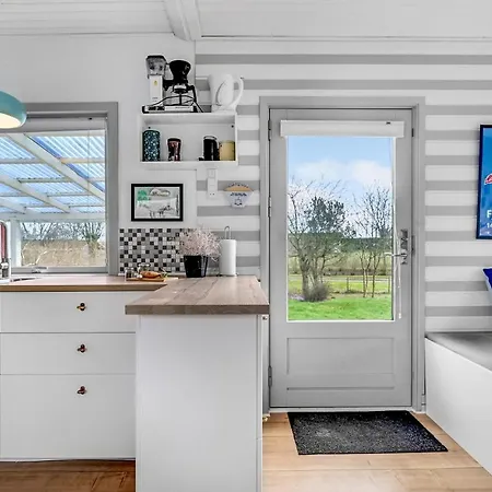 בית נופש Awesome In With Wifi Mesinge